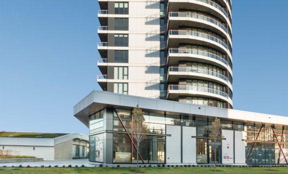 Complexe Central Parc à Laval